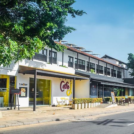 City Beds Negombo Bagian luar foto